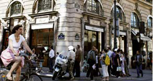 Jewels worth 10 mn euros stolen from Paris store